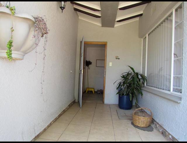 3 BEDROOM HOUSE FOR SALE IN DORINGKLOOF